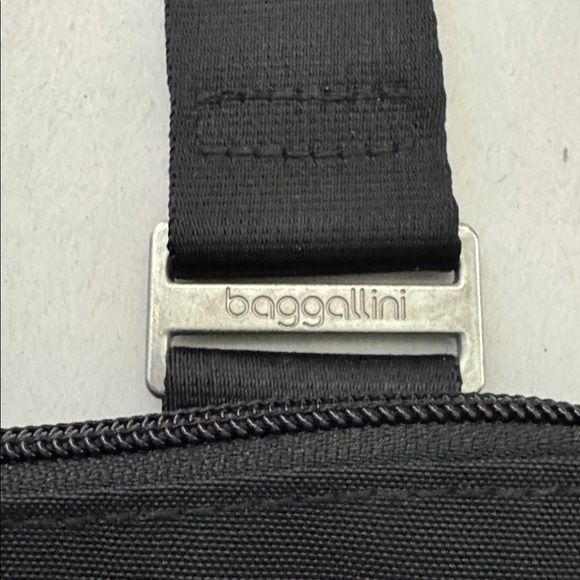 Baggallini Small Crossbody Bag Travel Organizer Black purse Vacation minimalist - Picture 5 of 10